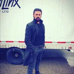 Meet your Posher, Chaz